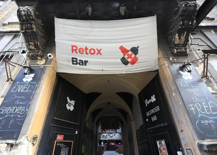 Retox Party אכסניה *