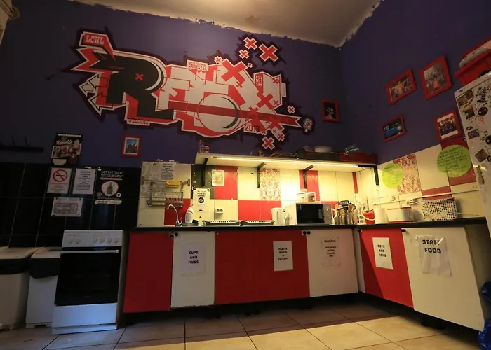 אכסניה Retox Party