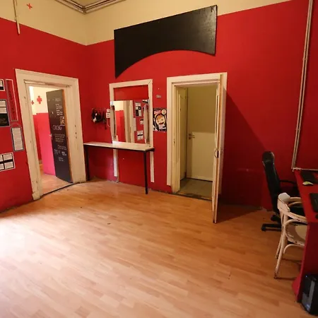 Retox Party Hostel Budapest